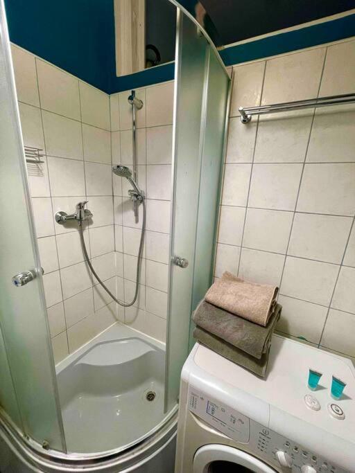 Ferienwohnung Super Square Metro X2 Fast Wifi 55'Tv Netflix Hbo Appletv+ Amazontv Warschau Exterior foto
